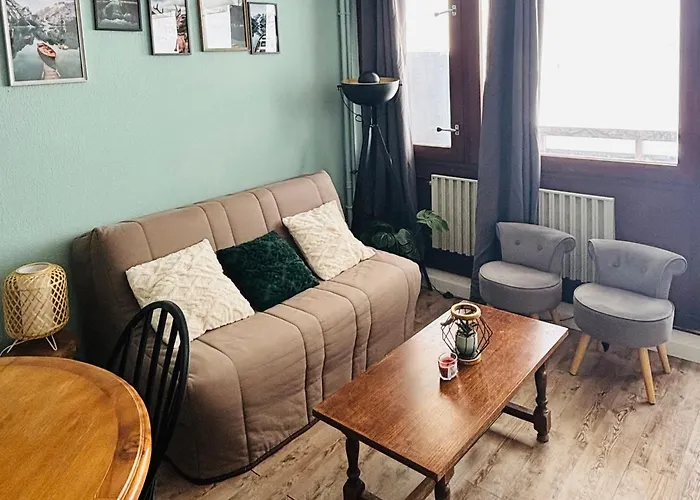 Chaleureux T2 Au Pied Des Pistes. Appt De 4 à 6 Personnes. *