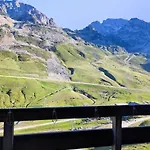 Chaleureux T2 Au Pied Des Pistes. Appt De 4 à 6 Personnes.