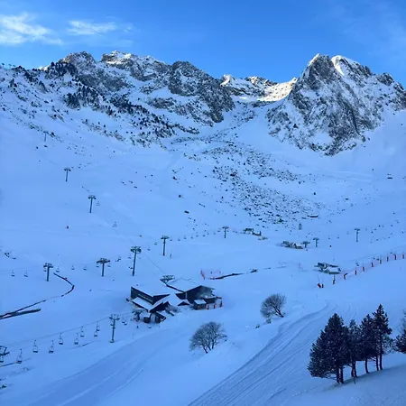 Chaleureux T2 Au Pied Des Pistes. Appt De 4 A 6 Personnes. *