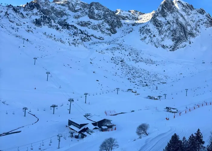 Chaleureux T2 Au Pied Des Pistes. Appt De 4 A 6 Personnes. *